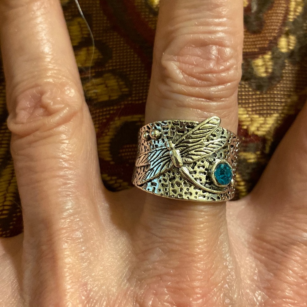Size 8 Antiqued Silver Tone Ring